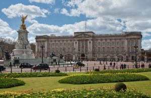 Букингемский дворец (англ. Buckingham Palace) 
