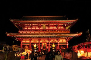Самый старый буддийский храм находится в районе Асакуса.